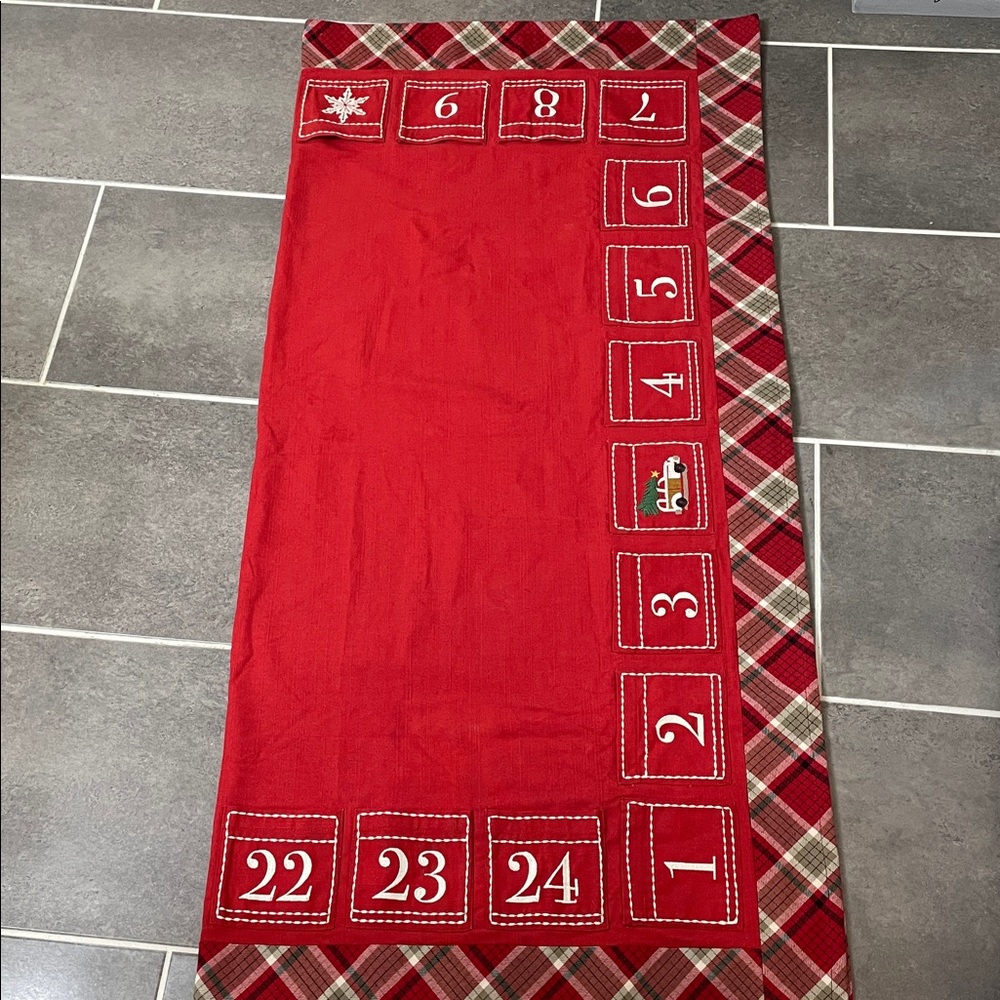 Pottery Barn ADVENT CALENDAR TABLE THROW - Picture 3 of 9